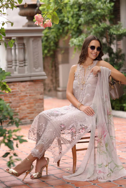 Noor by Saadia Asad (Mink)