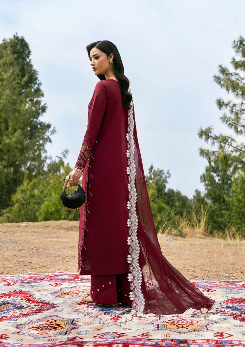 QALAMKAR – Qlinekari 25 “Aila”