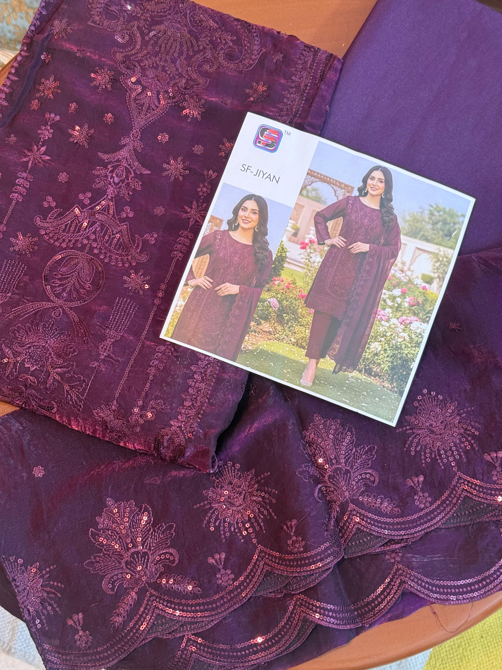 JIYAN – Luxury Unstitched 3-Piece